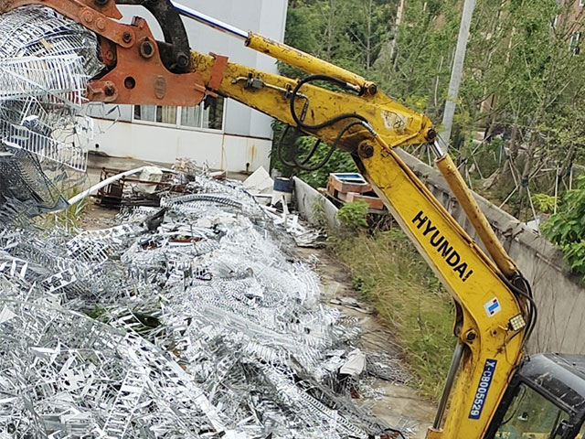 �U�X����